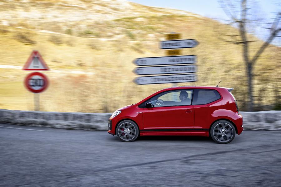  Volkswagen up! GTI 2018 года  (WW) (фото 30 из 41)